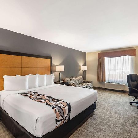 Best Western Inn & Suites - Midway Airport Burbank Bagian luar foto
