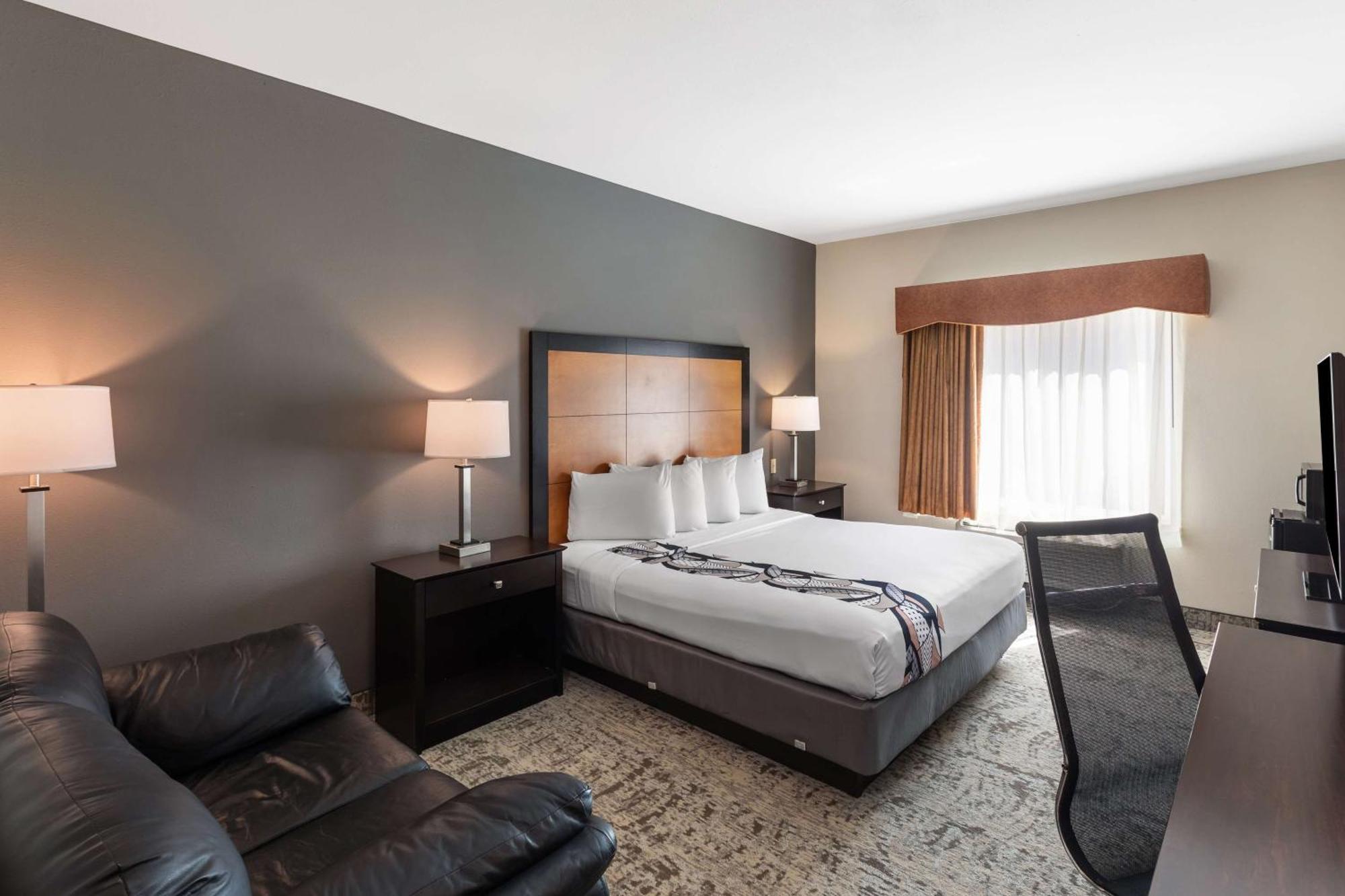 Best Western Inn & Suites - Midway Airport Burbank Bagian luar foto