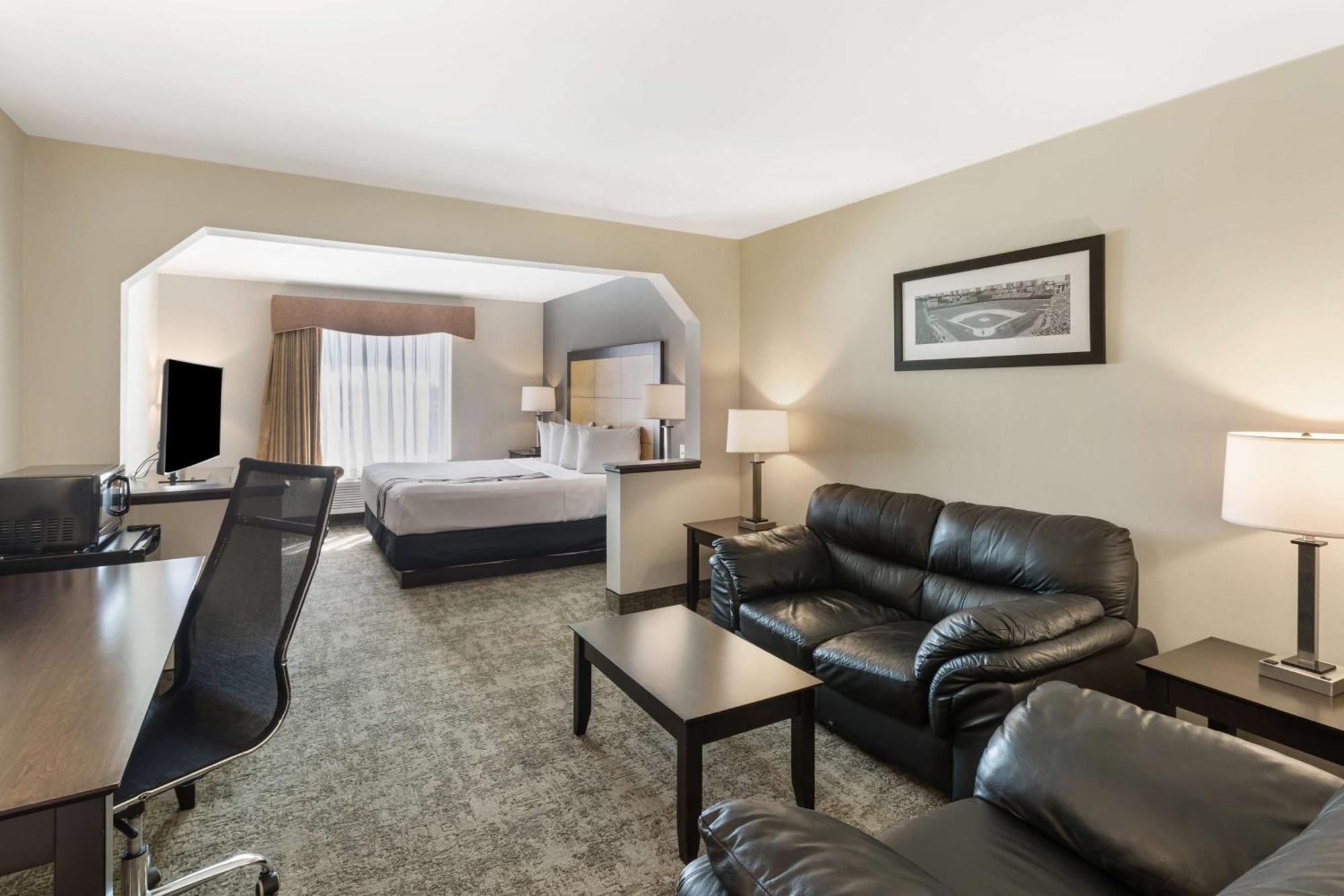Best Western Inn & Suites - Midway Airport Burbank Bagian luar foto