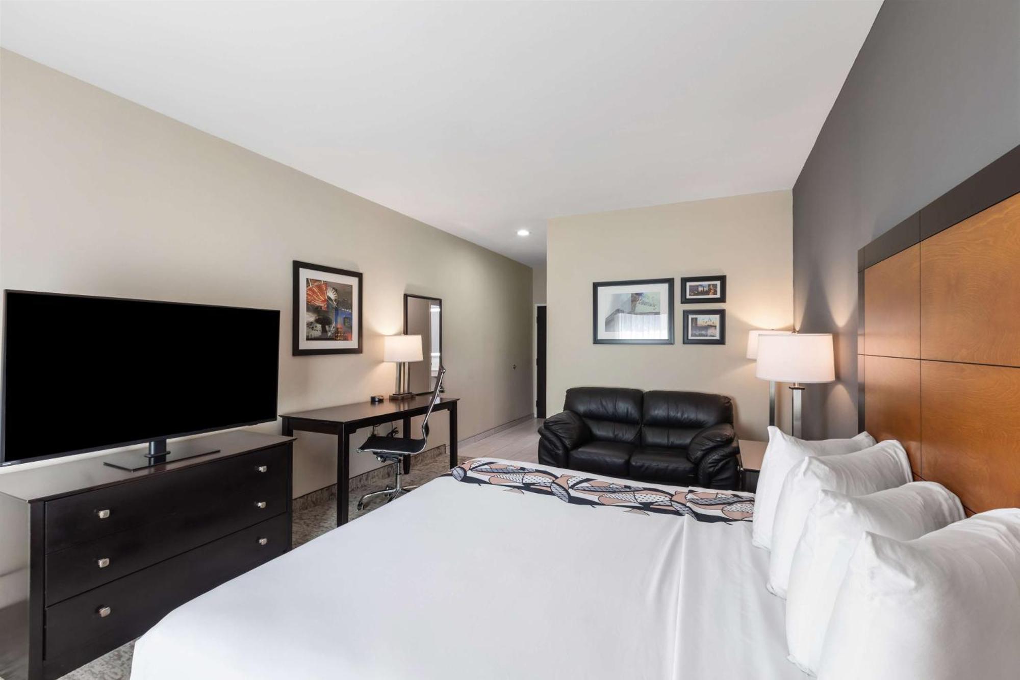 Best Western Inn & Suites - Midway Airport Burbank Bagian luar foto